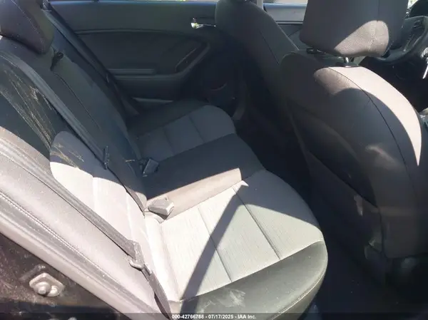 KNAFX4A62G5536362 2016 KIA FORTE - Image 8