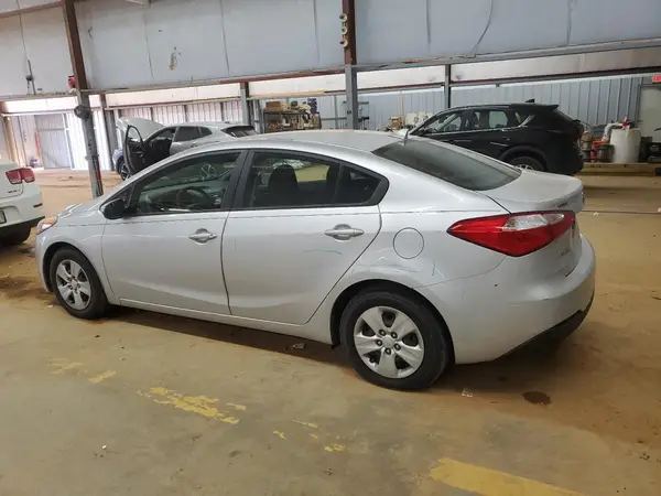 KNAFX4A62G5540282 2016 KIA FORTE - Image 2