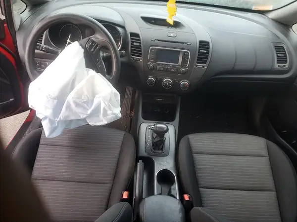 KNAFX4A62G5579440 2016 KIA FORTE - Image 8