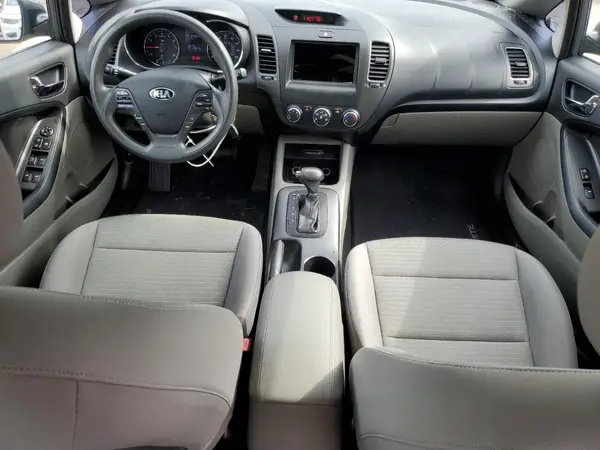 KNAFX4A62G5602490 2016 KIA FORTE - Image 8