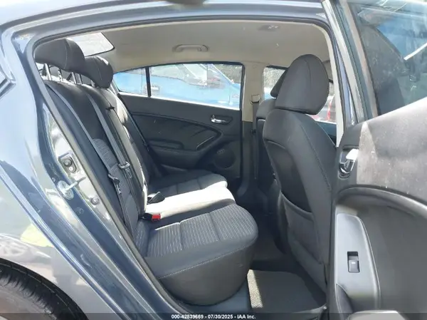 KNAFX4A62G5608970 2016 KIA FORTE - Image 8