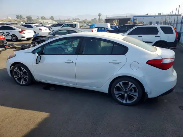 KNAFX4A62G5611027 2016 KIA FORTE - Image 2