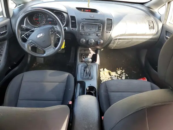 KNAFX4A62G5611027 2016 KIA FORTE - Image 8