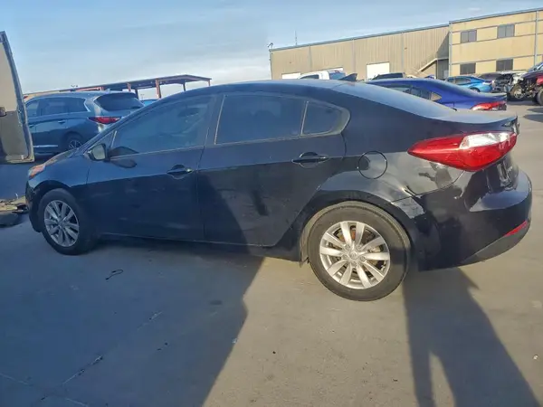 KNAFX4A63G5438148 2016 KIA FORTE - Image 2