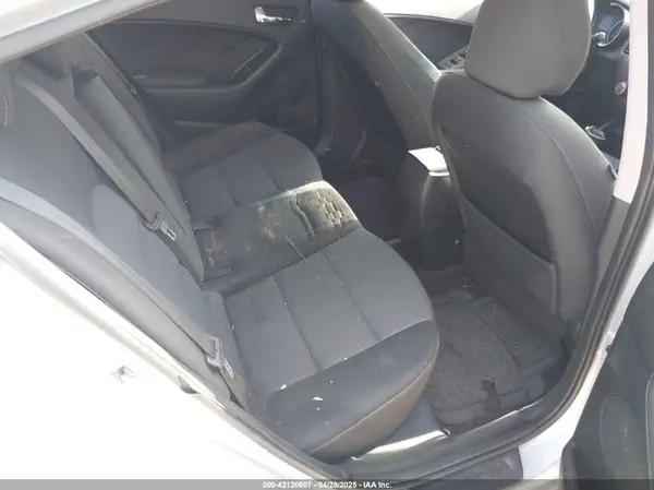 KNAFX4A63G5440482 2016 KIA FORTE - Image 8