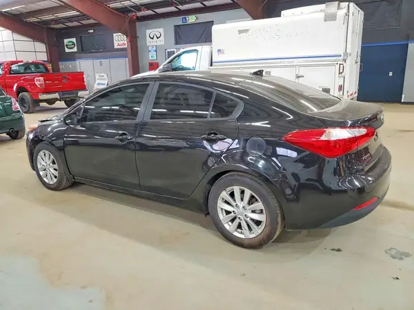KNAFX4A63G5469447 2016 KIA FORTE - Image 2
