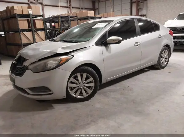 KNAFX4A63G5476091 2016 KIA FORTE - Image 2