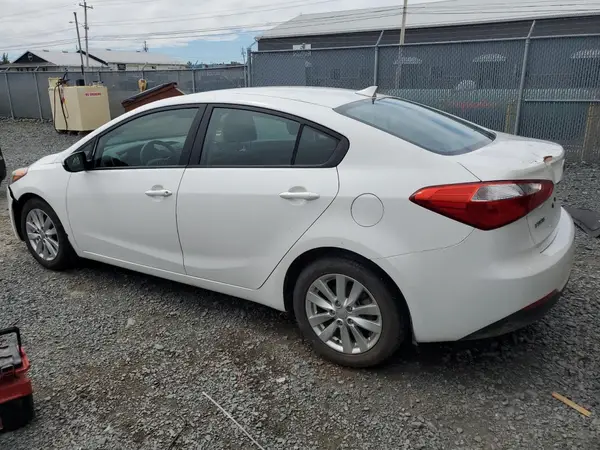 KNAFX4A63G5482649 2016 KIA FORTE - Image 2