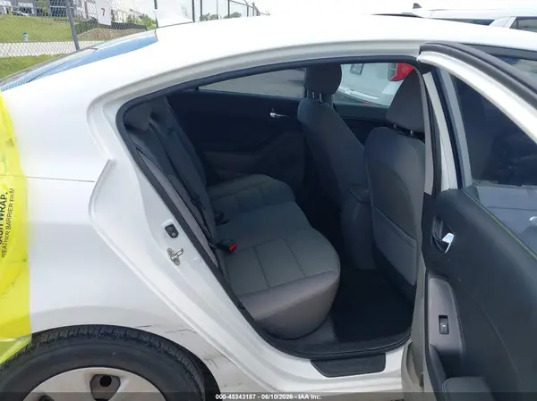 KNAFX4A63G5497152 2016 KIA FORTE - Image 8