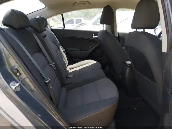 KNAFX4A63G5507968 2016 KIA FORTE - Image 8