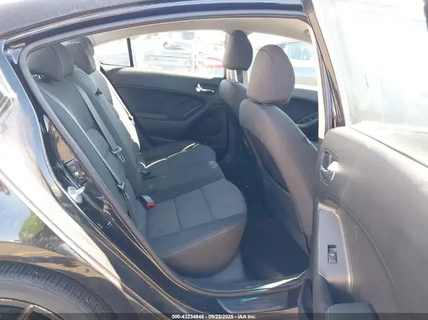 KNAFX4A63G5508635 2016 KIA FORTE - Image 8