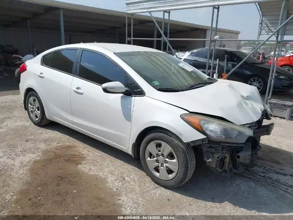 KNAFX4A63G5514242 2016 KIA FORTE - Image 1