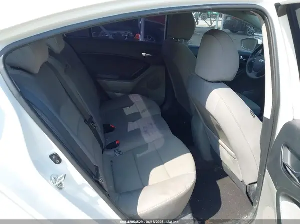 KNAFX4A63G5514242 2016 KIA FORTE - Image 8