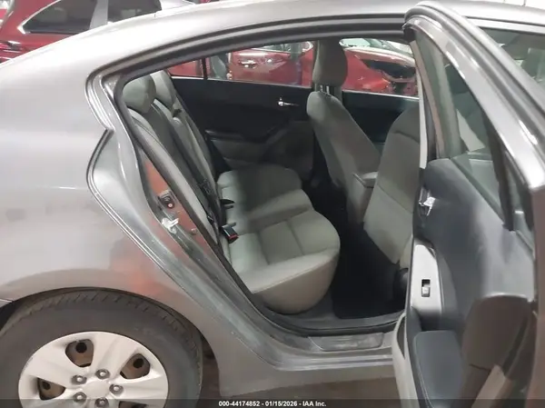 KNAFX4A63G5518565 2016 KIA FORTE - Image 8