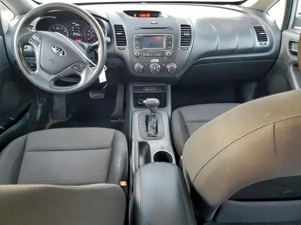 KNAFX4A63G5520185 2016 KIA FORTE - Image 8