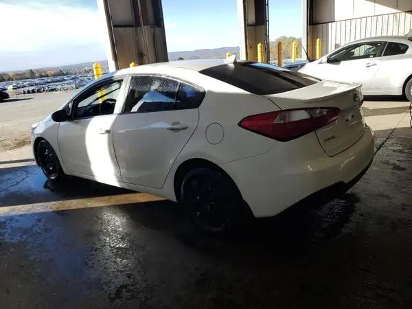 KNAFX4A63G5528223 2016 KIA FORTE - Image 2