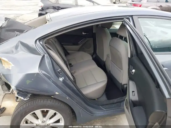 KNAFX4A63G5533194 2016 KIA FORTE - Image 8