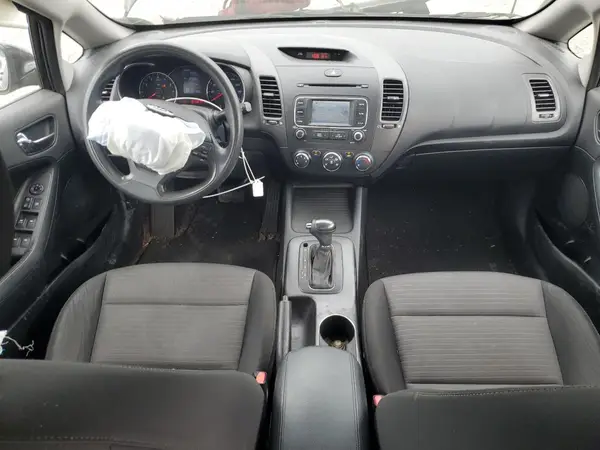 KNAFX4A63G5555177 2016 KIA FORTE - Image 8