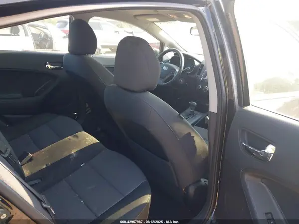 KNAFX4A63G5555907 2016 KIA FORTE - Image 8