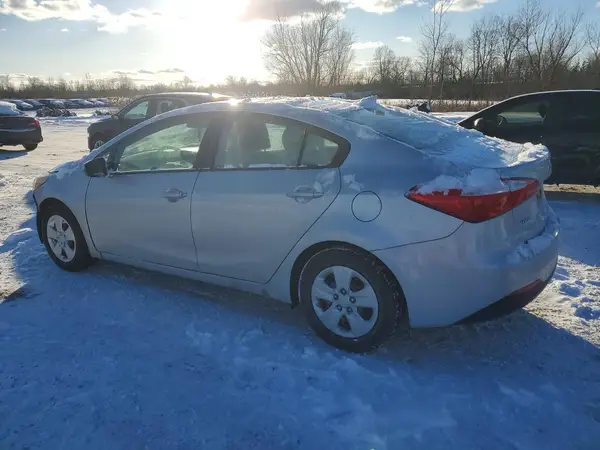 KNAFX4A63G5556023 2016 KIA FORTE - Image 2