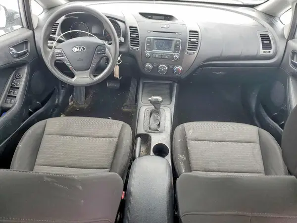 KNAFX4A63G5556023 2016 KIA FORTE - Image 8