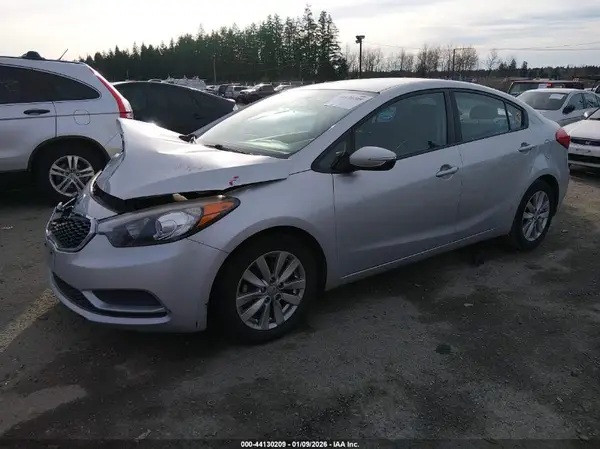 KNAFX4A63G5558242 2016 KIA FORTE - Image 2