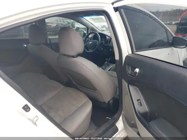 KNAFX4A63G5563828 2016 KIA FORTE - Image 8