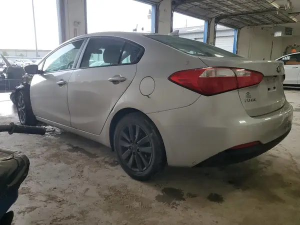 KNAFX4A63G5565076 2016 KIA FORTE - Image 2