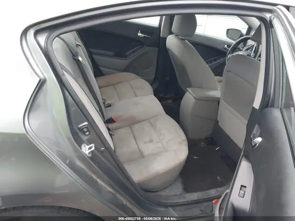 KNAFX4A63G5567832 2016 KIA FORTE - Image 8