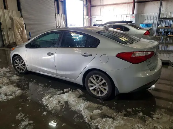 KNAFX4A63G5569080 2016 KIA FORTE - Image 2