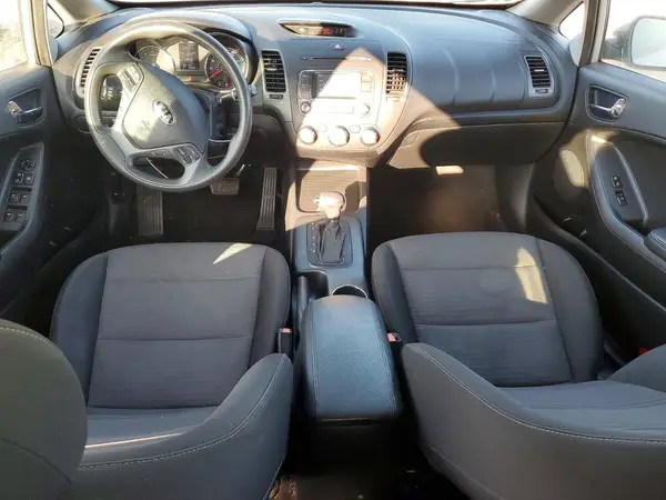 KNAFX4A63G5569080 2016 KIA FORTE - Image 8