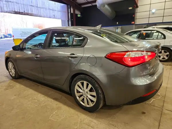 KNAFX4A63G5584453 2016 KIA FORTE - Image 2