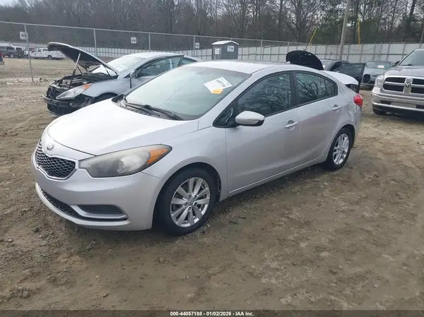 KNAFX4A63G5584937 2016 KIA FORTE - Image 2