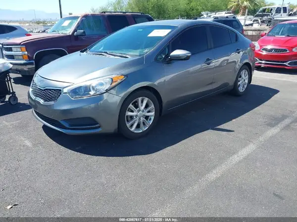 KNAFX4A63G5590012 2016 KIA FORTE - Image 2
