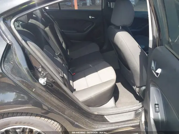 KNAFX4A63G5592780 2016 KIA FORTE - Image 8