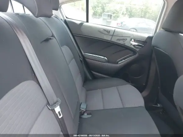 KNAFX4A63G5596375 2016 KIA FORTE - Image 8