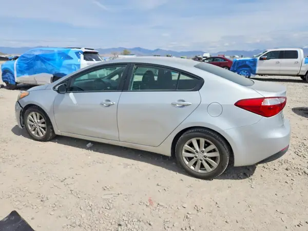KNAFX4A63G5605866 2016 KIA FORTE - Image 2
