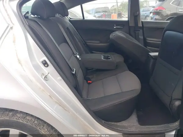 KNAFX4A63G5607858 2016 KIA FORTE - Image 8