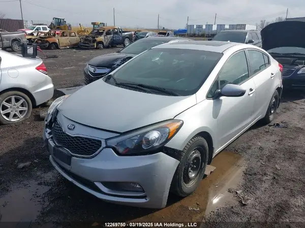 KNAFX4A63G5620402 2016 KIA FORTE - Image 2