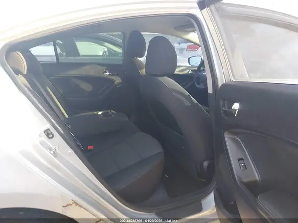 KNAFX4A64G5443505 2016 KIA FORTE - Image 8
