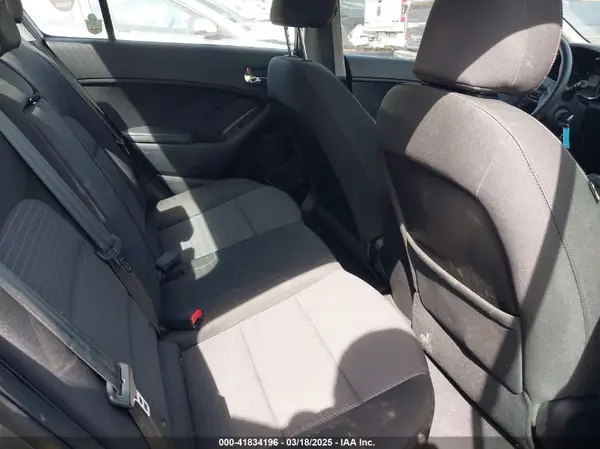 KNAFX4A64G5445402 2016 KIA FORTE - Image 8