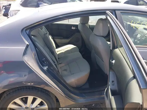 KNAFX4A64G5446873 2016 KIA FORTE - Image 8