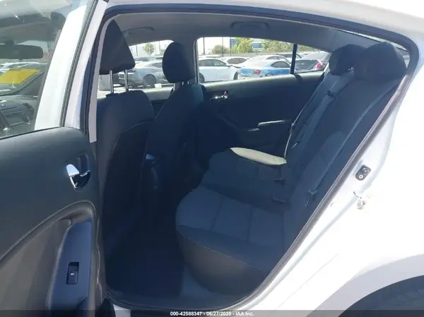 KNAFX4A64G5449935 2016 KIA FORTE - Image 8