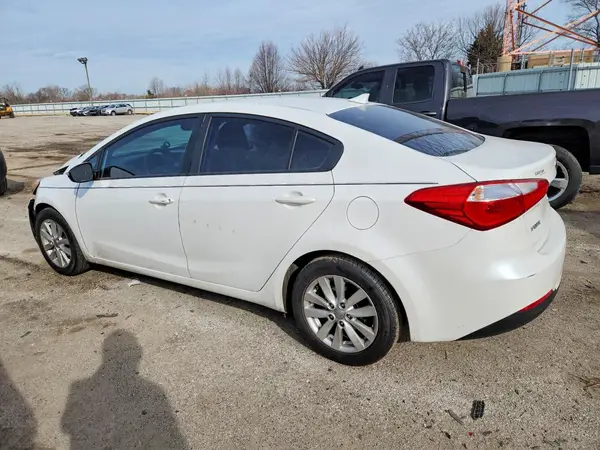 KNAFX4A64G5469540 2016 KIA FORTE - Image 2