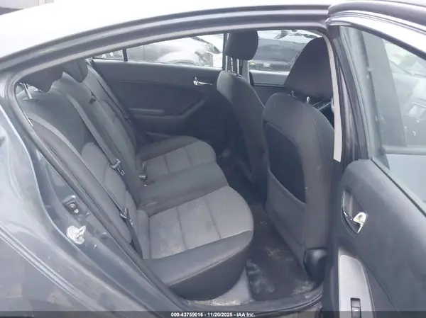 KNAFX4A64G5470414 2016 KIA FORTE - Image 8