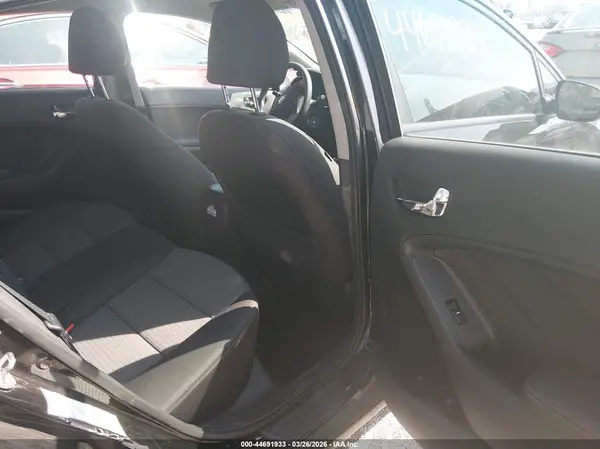 KNAFX4A64G5476777 2016 KIA FORTE - Image 8