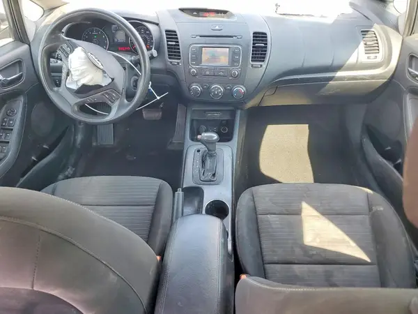 KNAFX4A64G5477752 2016 KIA FORTE - Image 8