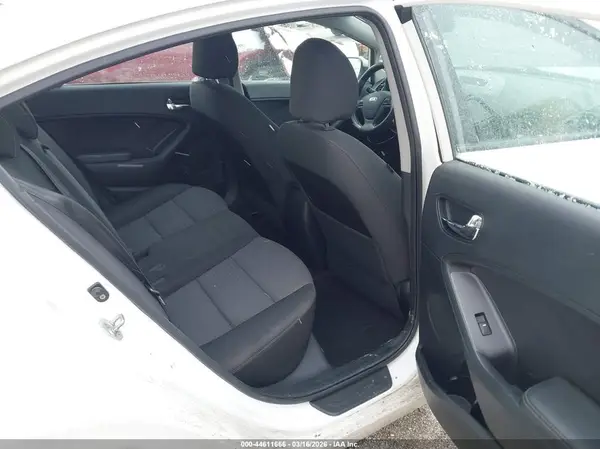 KNAFX4A64G5479081 2016 KIA FORTE - Image 8