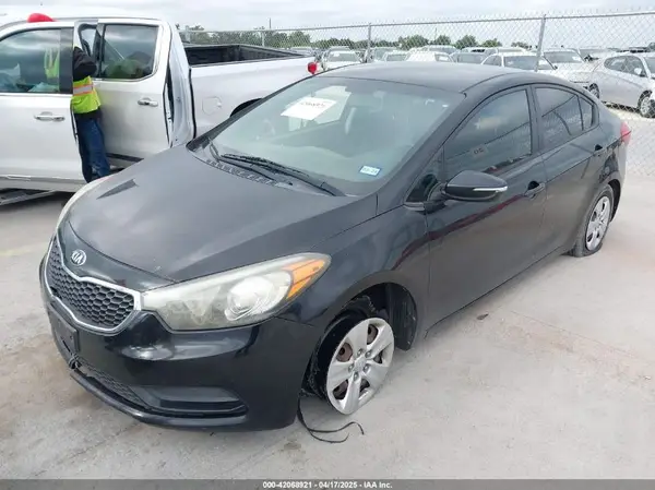 KNAFX4A64G5499881 2016 KIA FORTE - Image 2