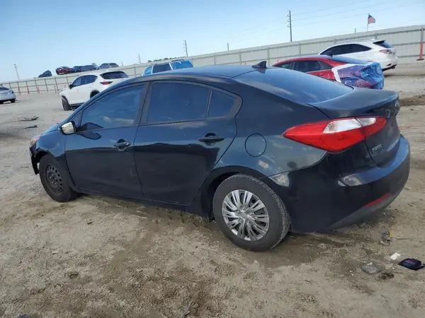 KNAFX4A64G5528120 2016 KIA FORTE - Image 2